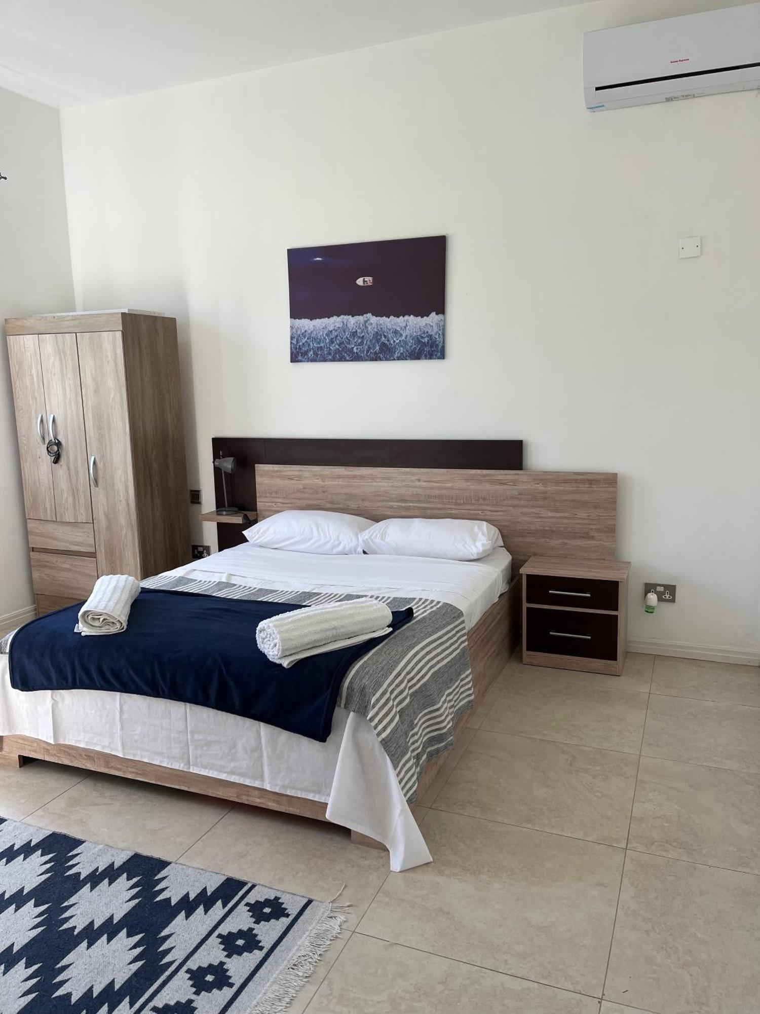 Coastal View Apartments กรองด์เบย์ ภายนอก รูปภาพ