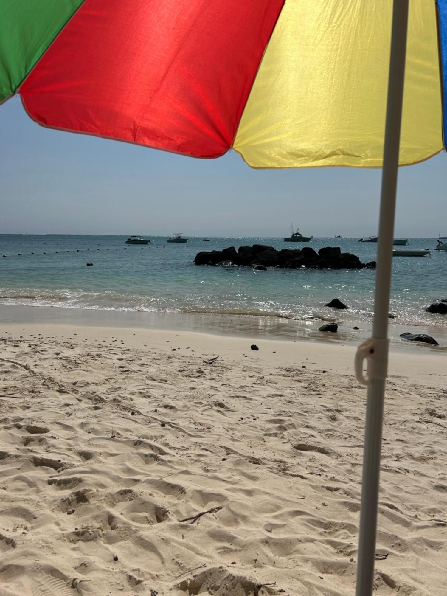 Coastal View Apartments กรองด์เบย์ ภายนอก รูปภาพ